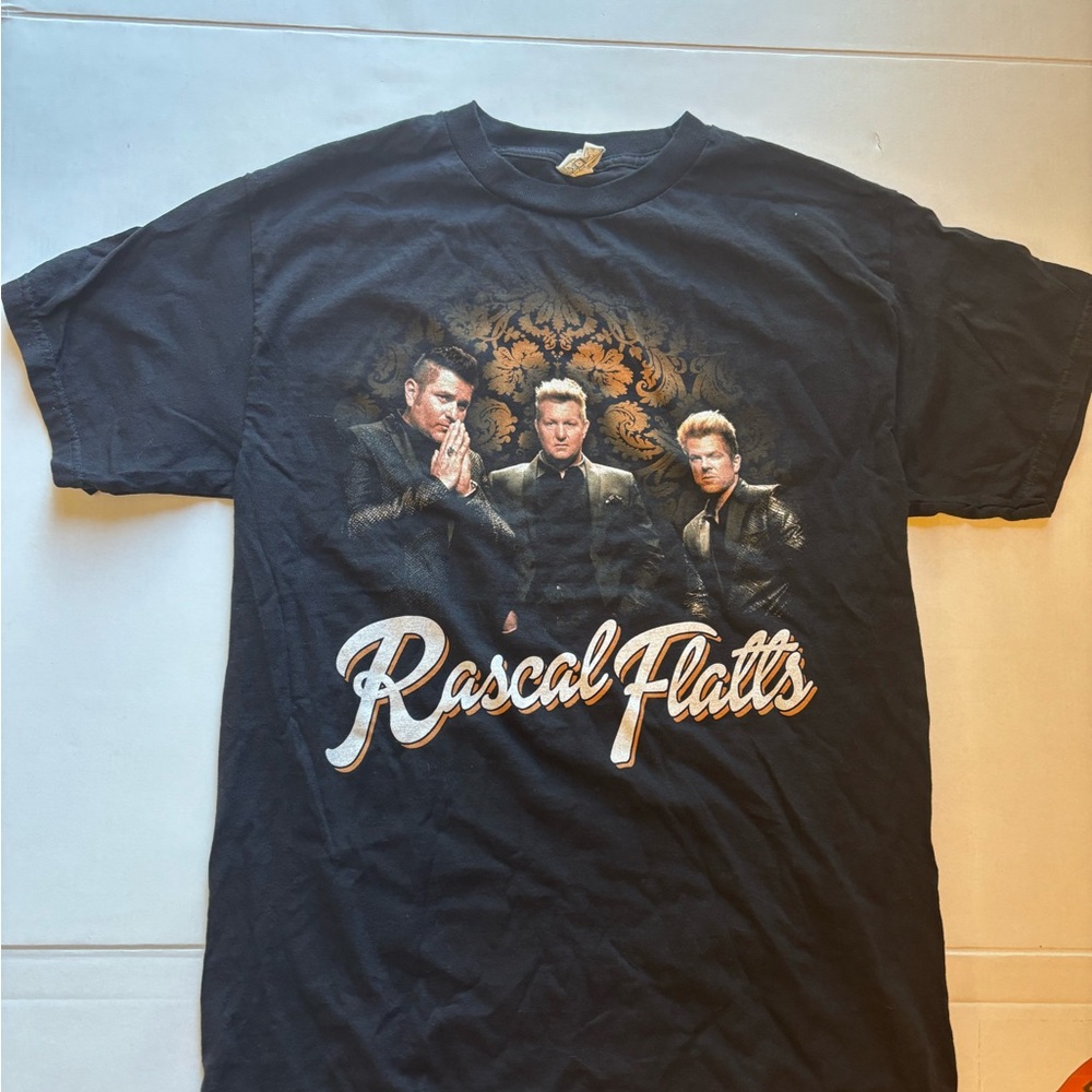 Rascal Flatts Black  T-Shirt sz medium unisex riot tour 2015 concert tee‎